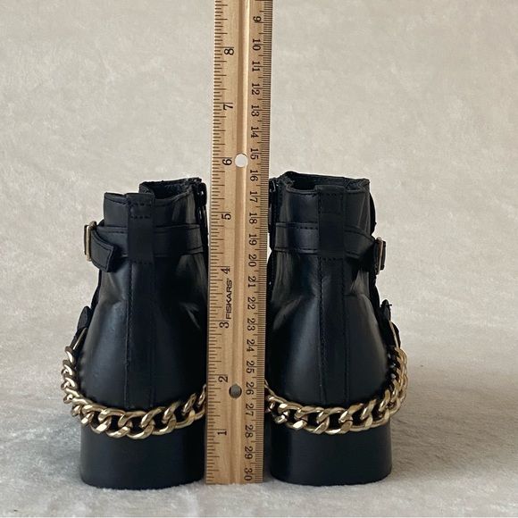 Steve Madden Ringo Ankle Booties Black with Gold Chain Detail Size 8.5M - Picture 10 of 16
